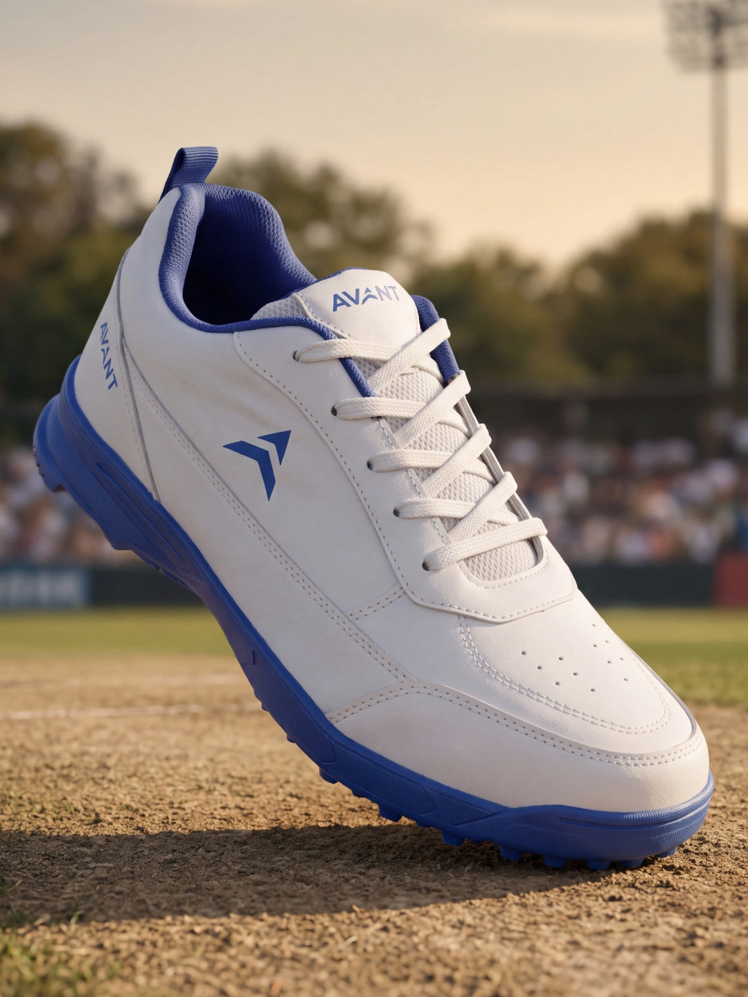Avant Men's CreaseForce Cricket Shoes - White/Blue