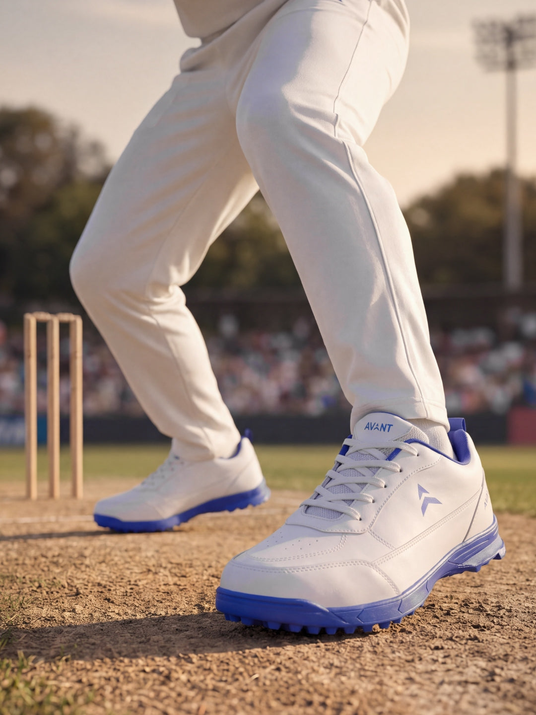 Avant Men's CreaseForce Cricket Shoes - White/Blue