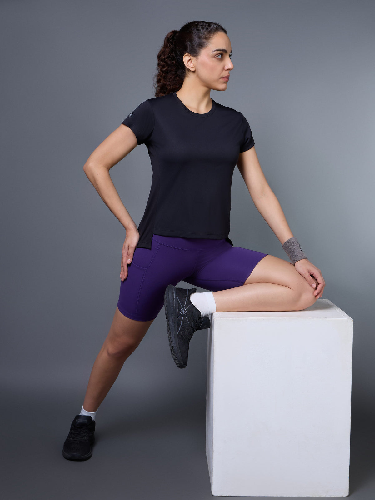 Women's Black Run Elevate Cropped T-shirt