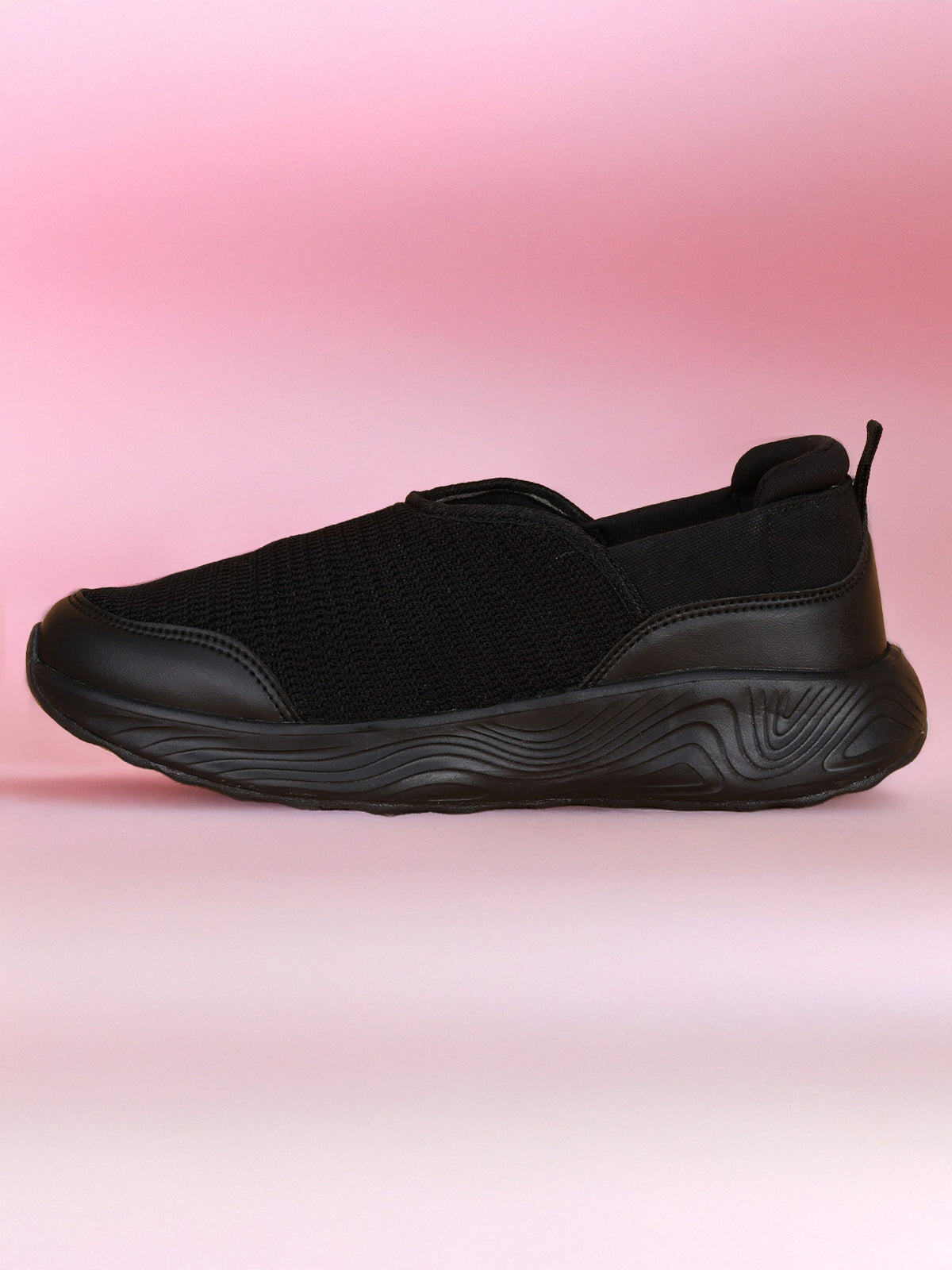 Avant Women's Shadow Slip-On Walking Shoes - Black