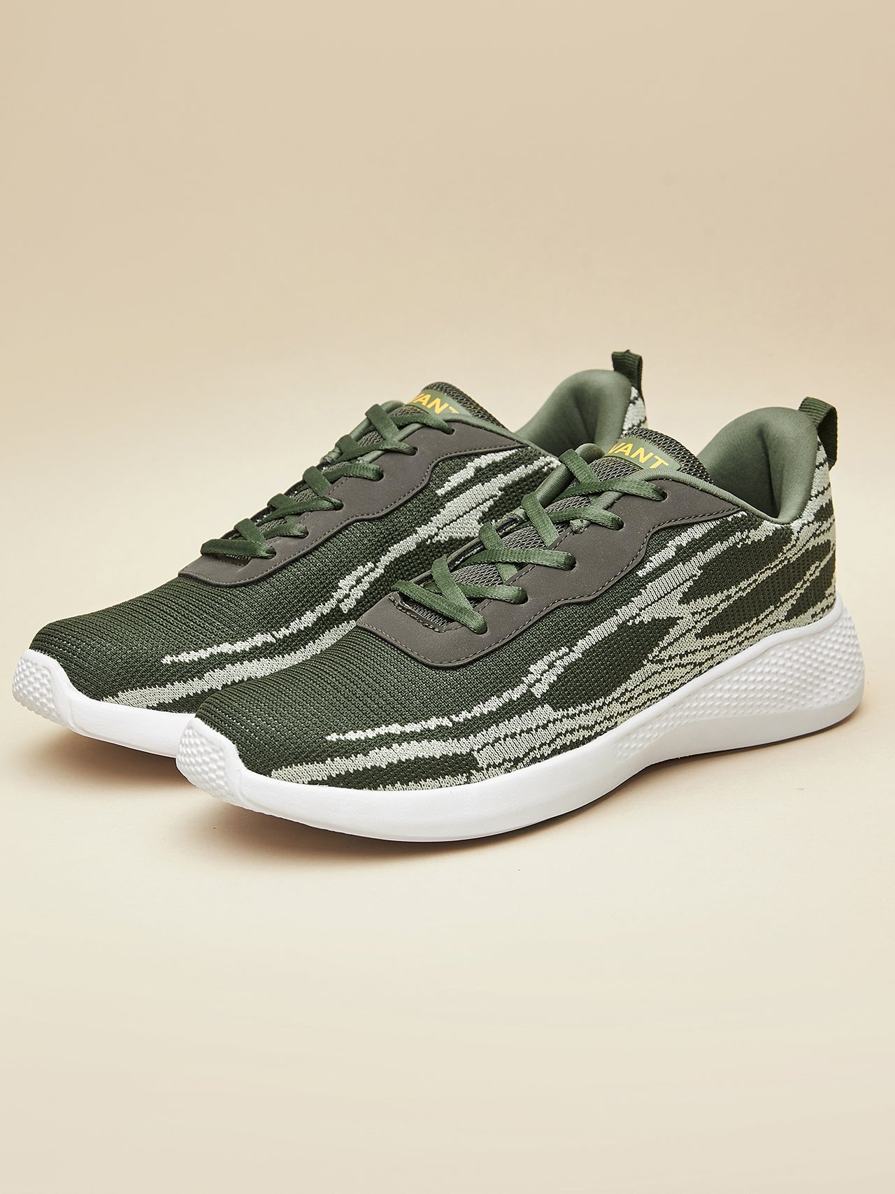Avant Men's Dual Tone Knitted Walking Shoes-Olive