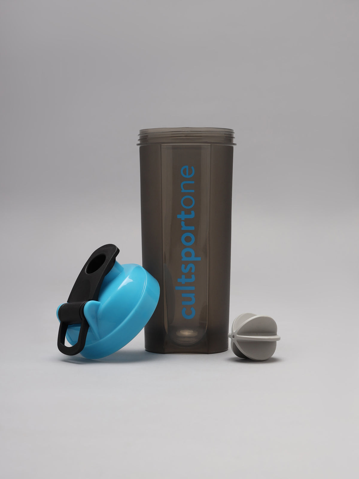 Spill Proof Flip Top Shaker with Blender Ball