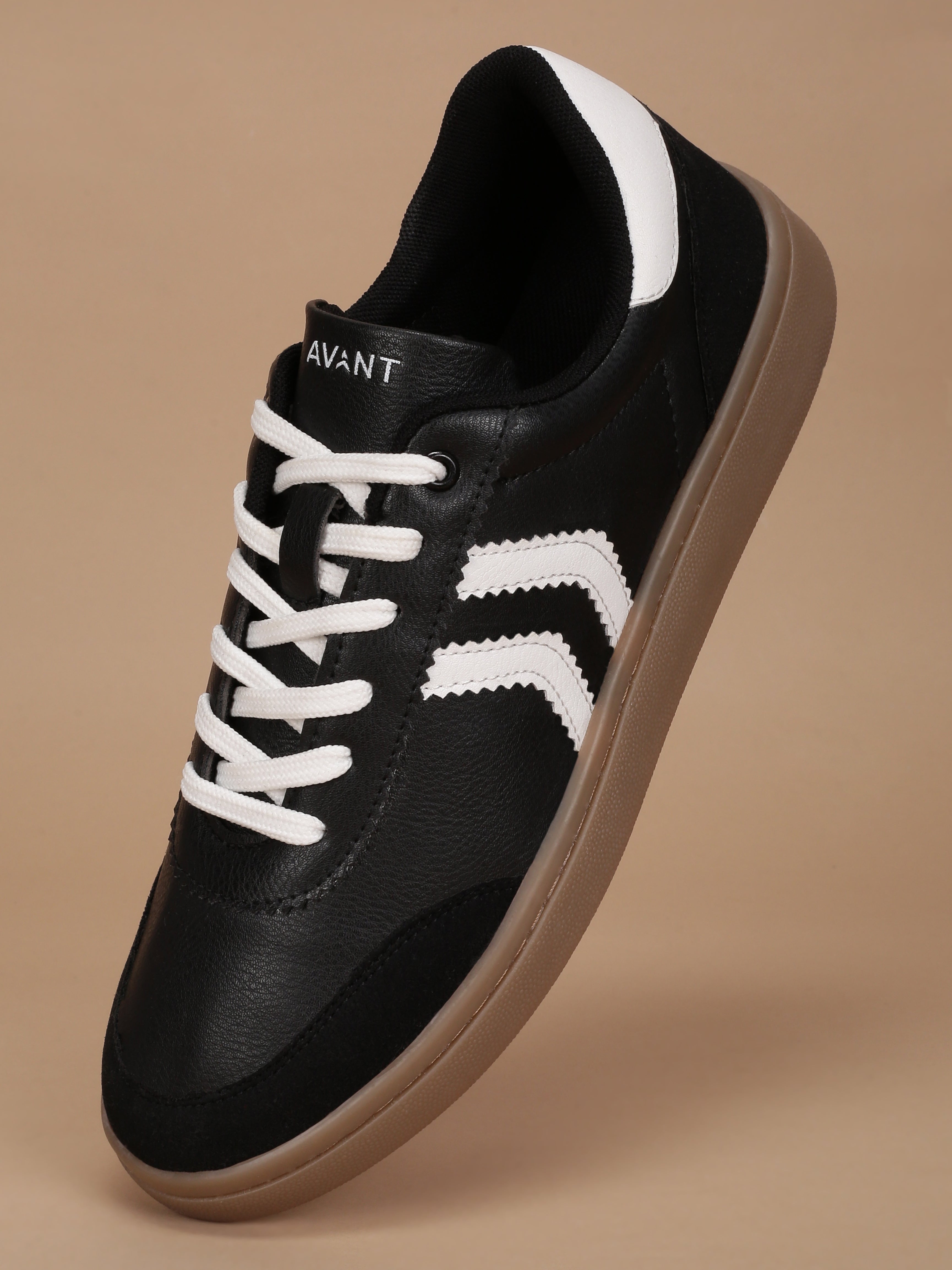 Avant Women's Era Sneakers - Black/White
