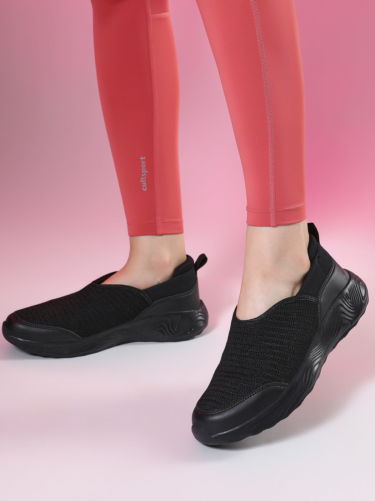 Avant Women's Shadow Slip-On Walking Shoes - Black
