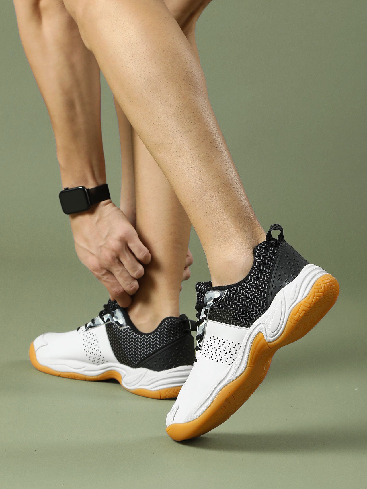 Avant Men's Smash Badminton Shoes - Black/White