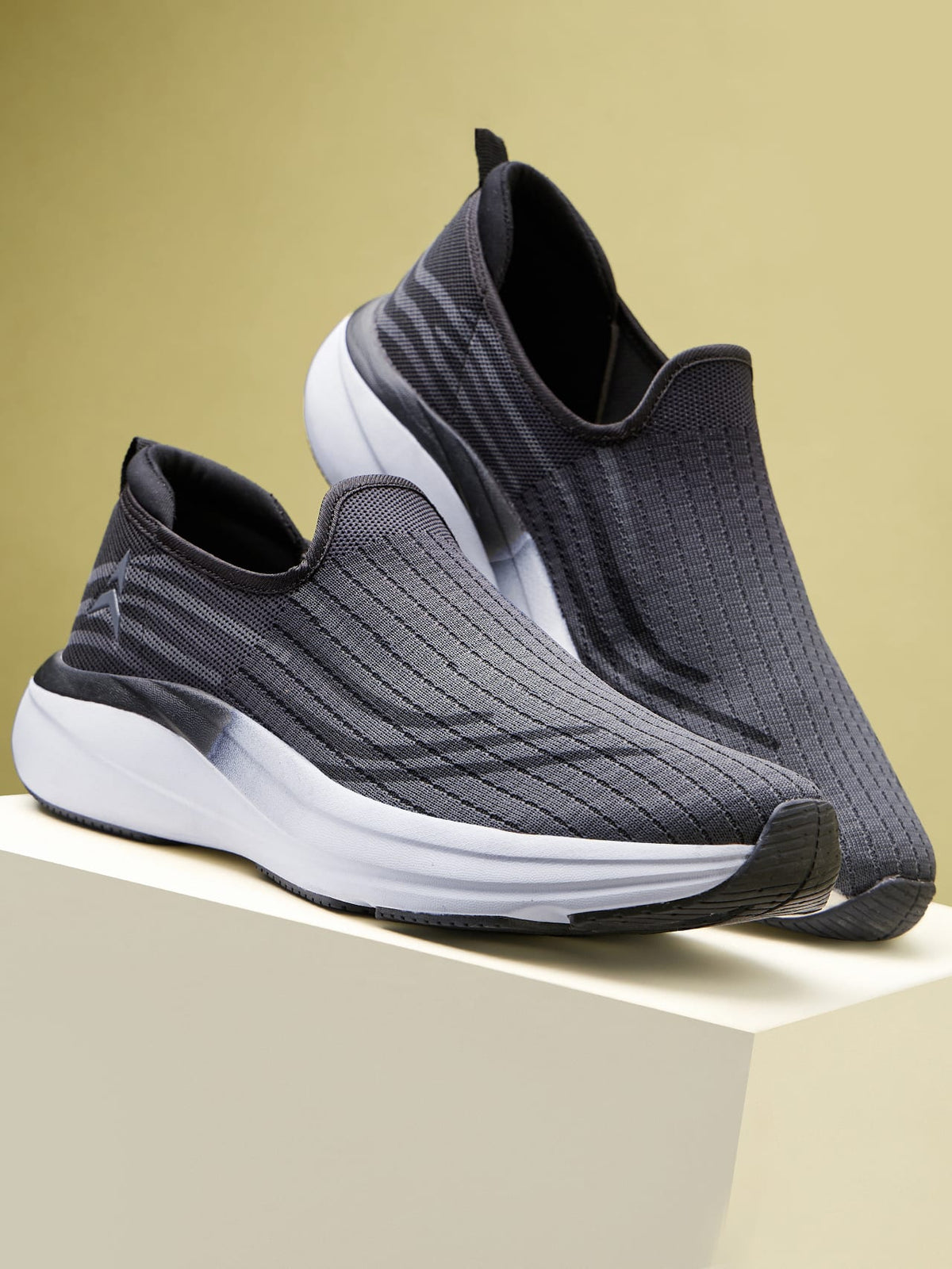 Avant Men's Lujo Slip-On Walking Shoes-D.Grey