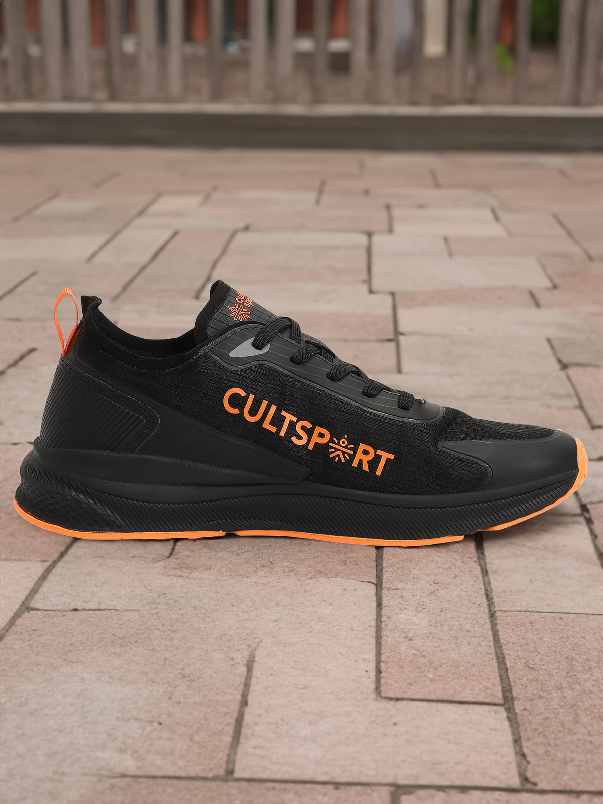 cult Comfort Men Running Shoes - Black/Orange
