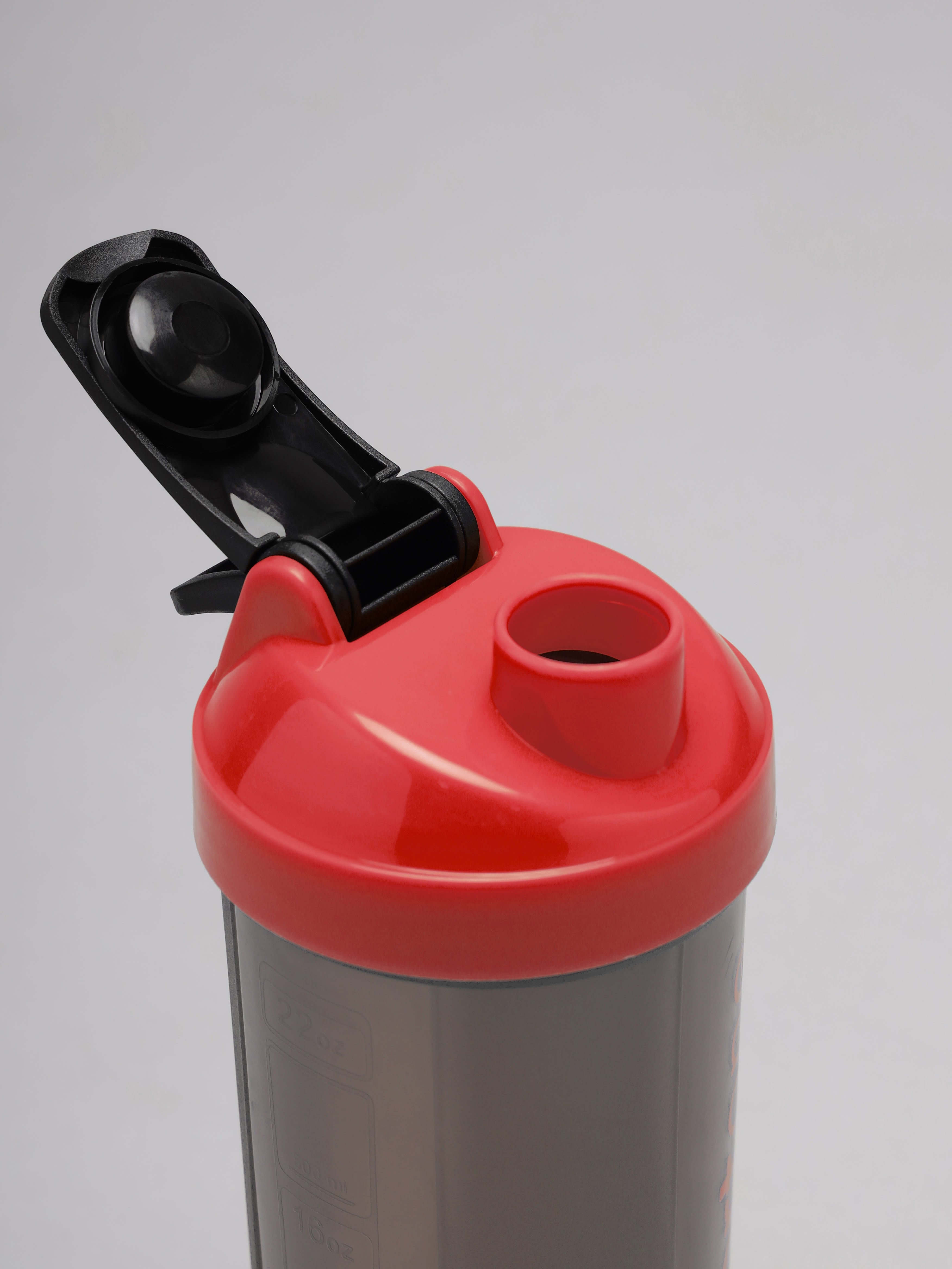Spill Proof Flip Top Shaker with Blender Ball