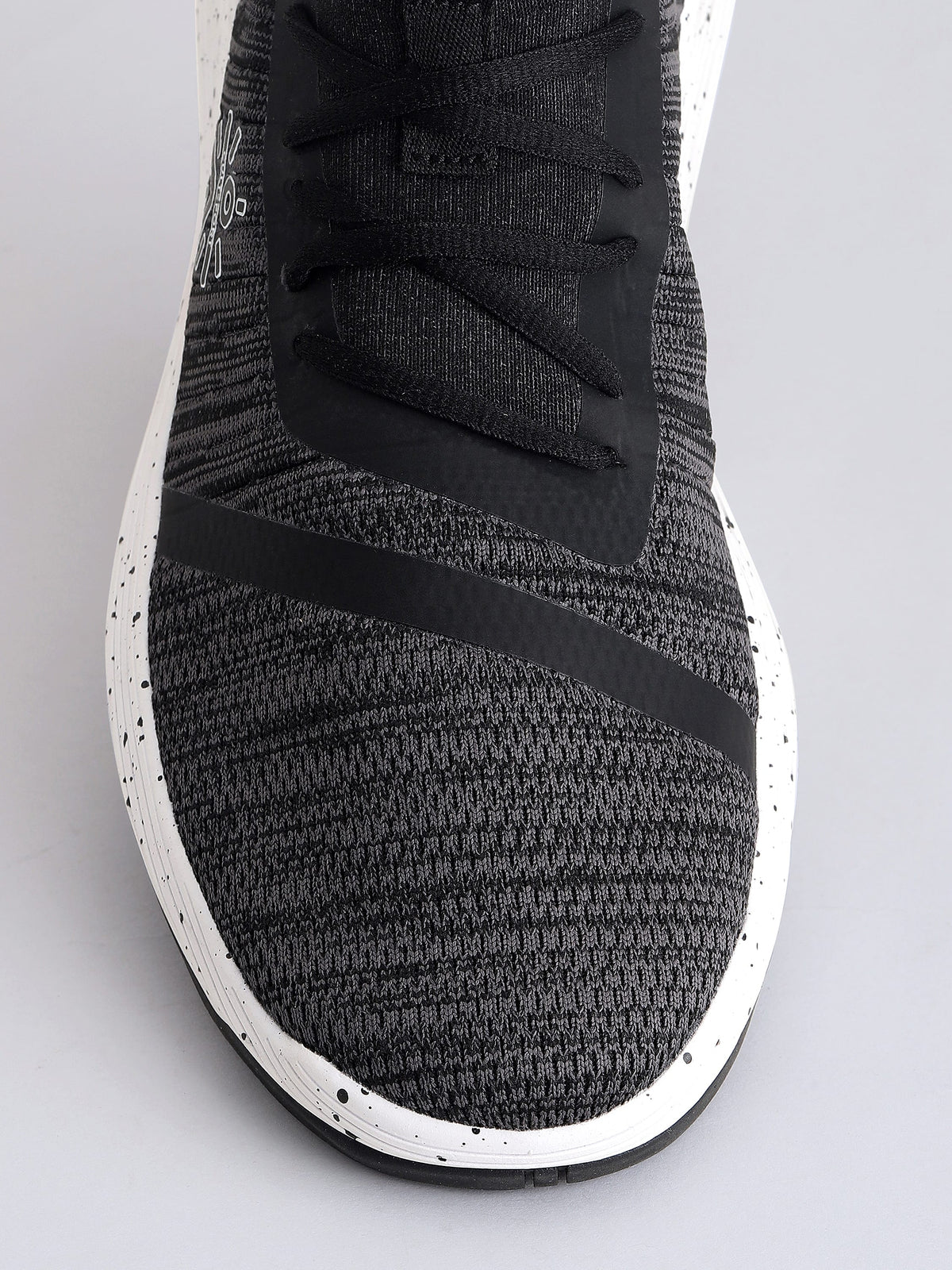 cult Pro-Train Men Training Shoes - Black/White
