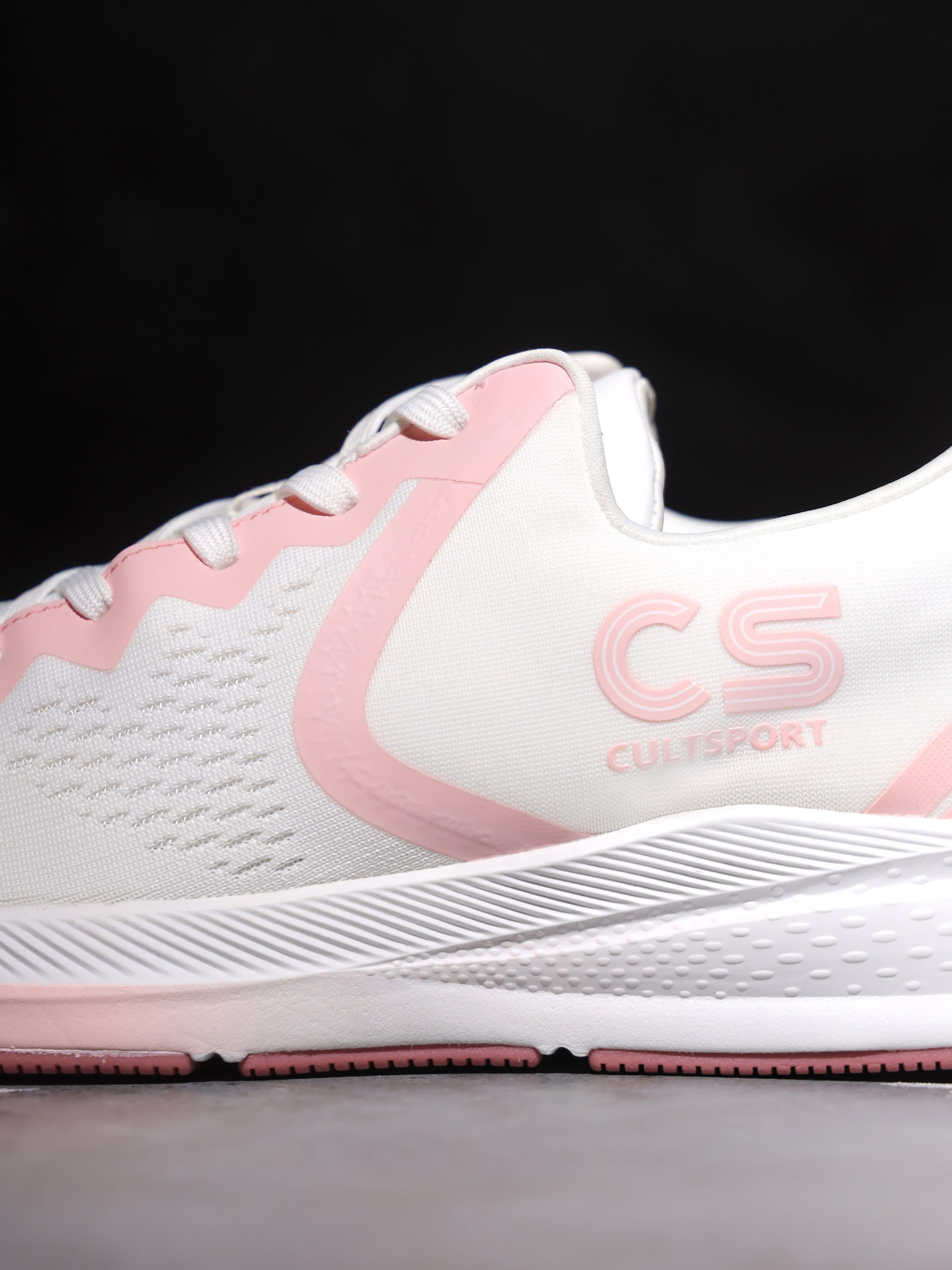 cult Dazsh Women Running Shoes - White
