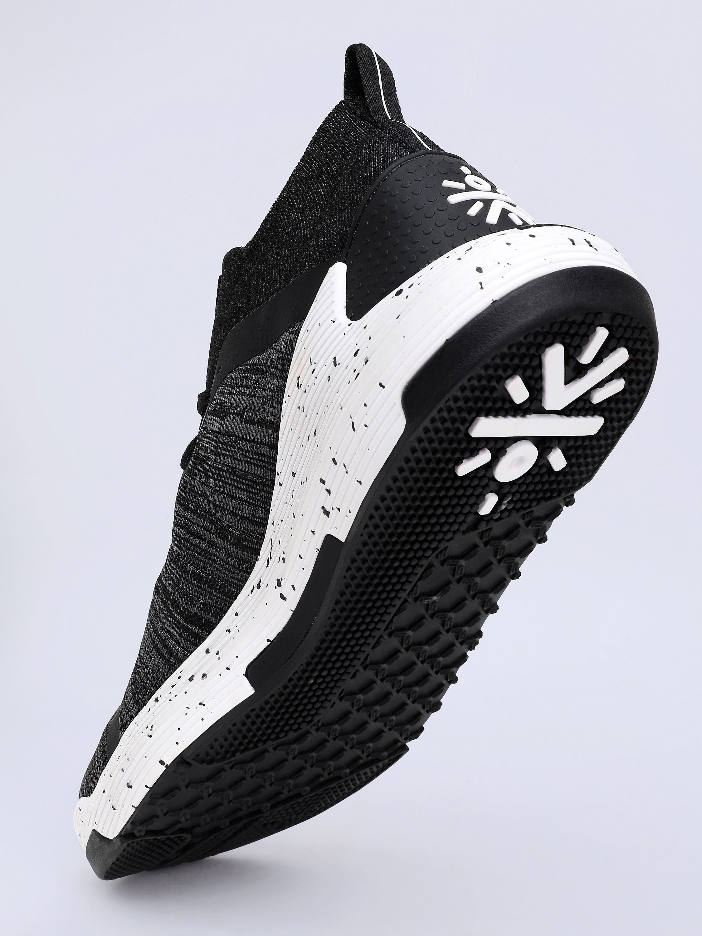 cult Pro-Train Men Training Shoes - Black/White