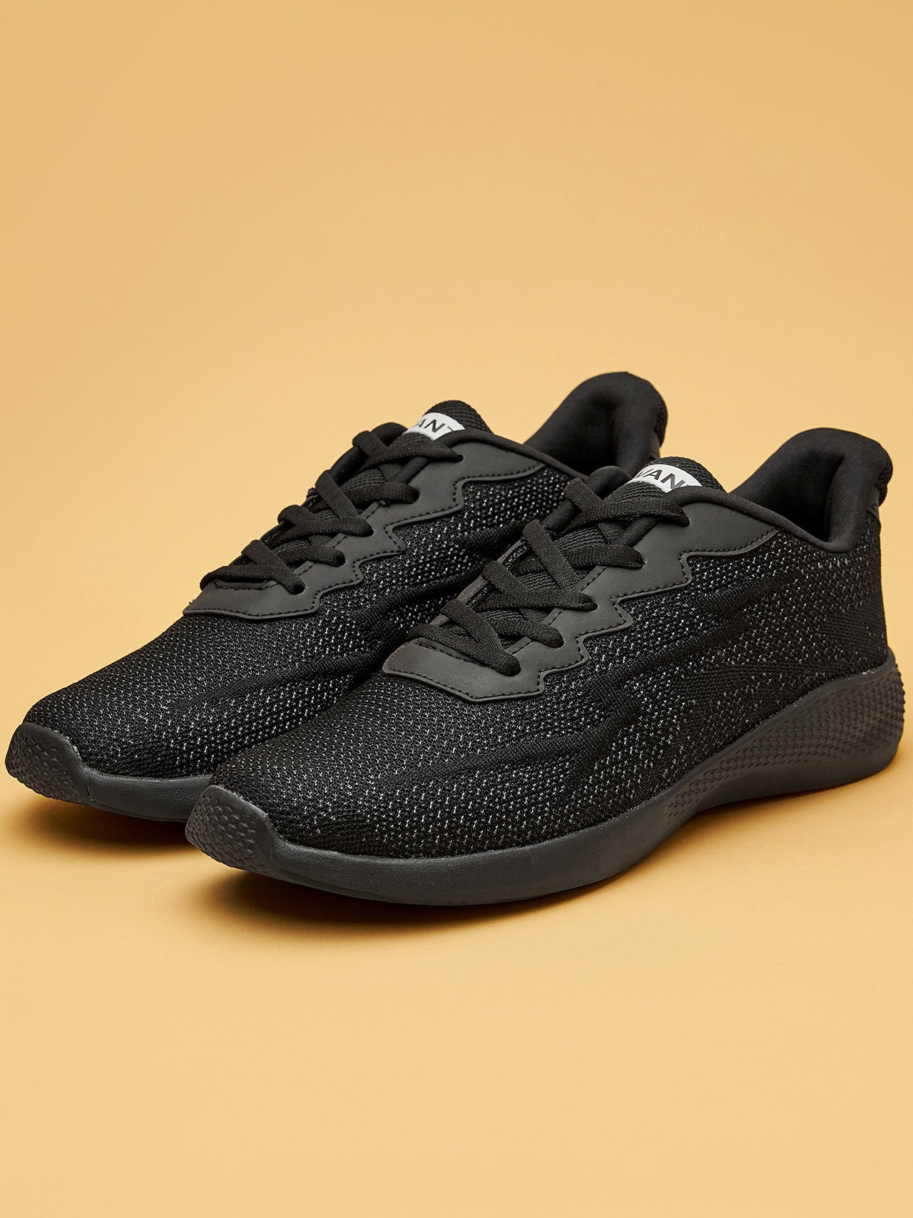 Avant Men's Classic Knitted Walking Shoes- Black