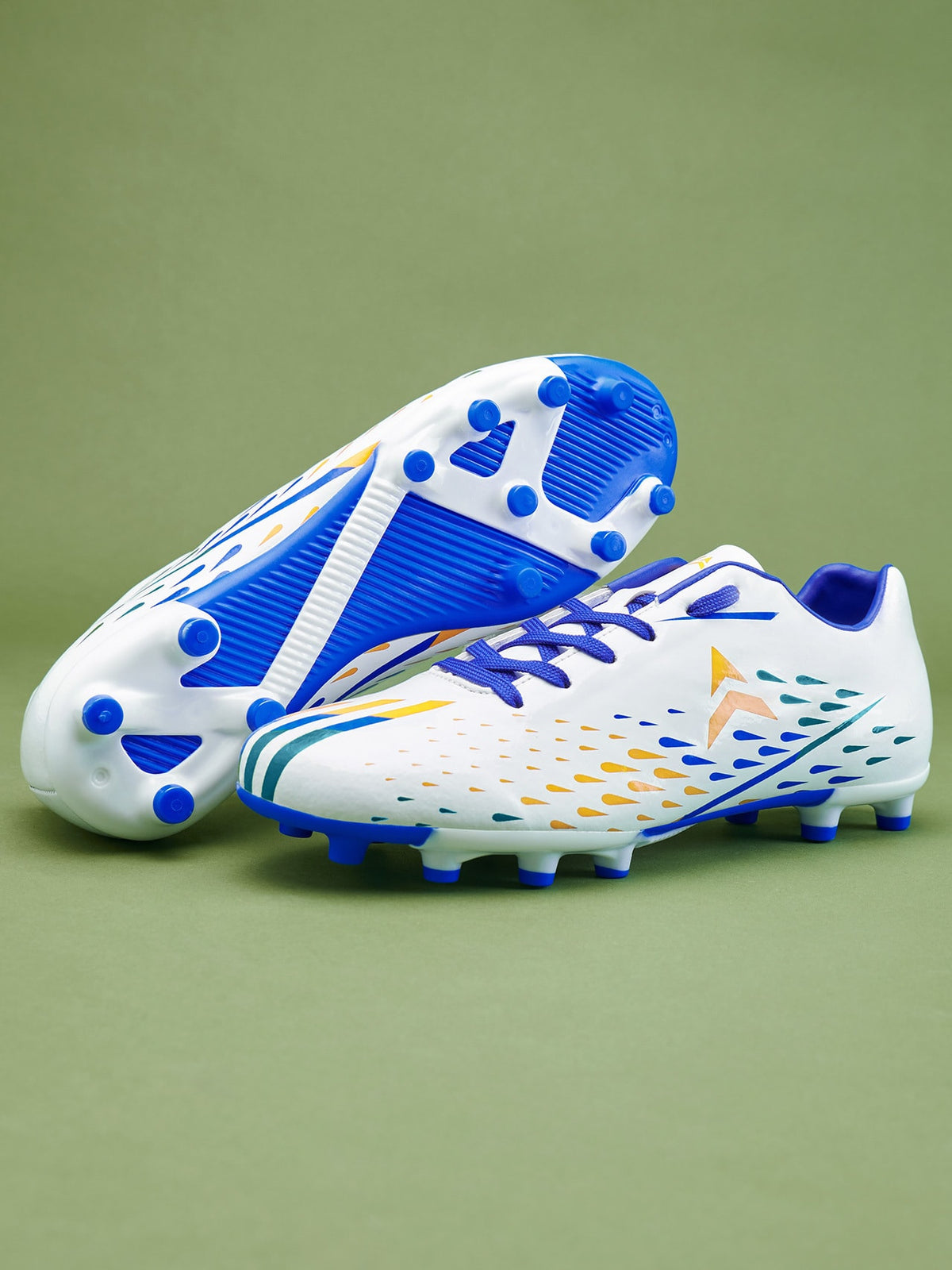 Avant Men's FreeKick Football Shoes-White/Blue