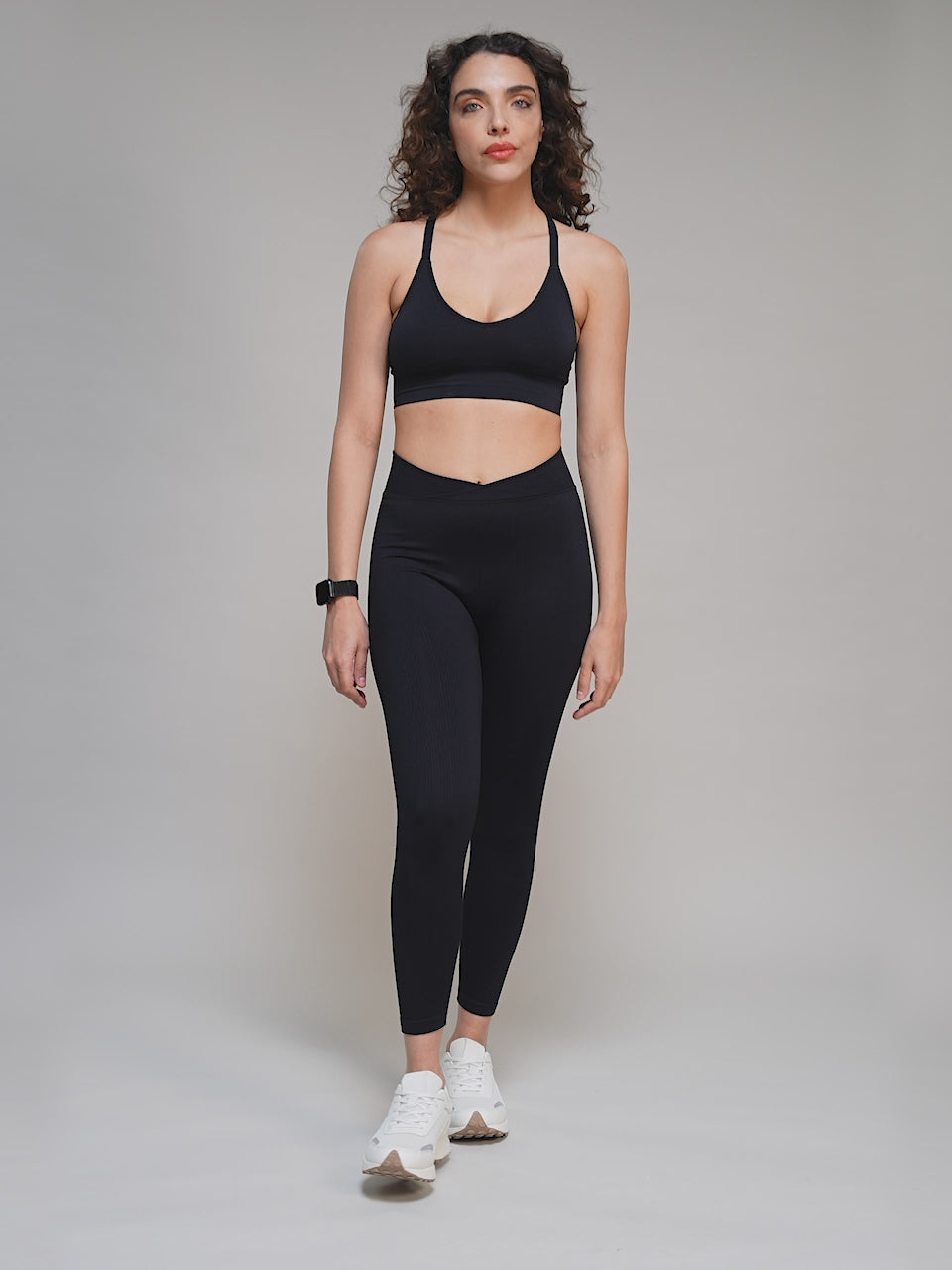 Women's Black Cross Fit Seamless Medium Support Bra