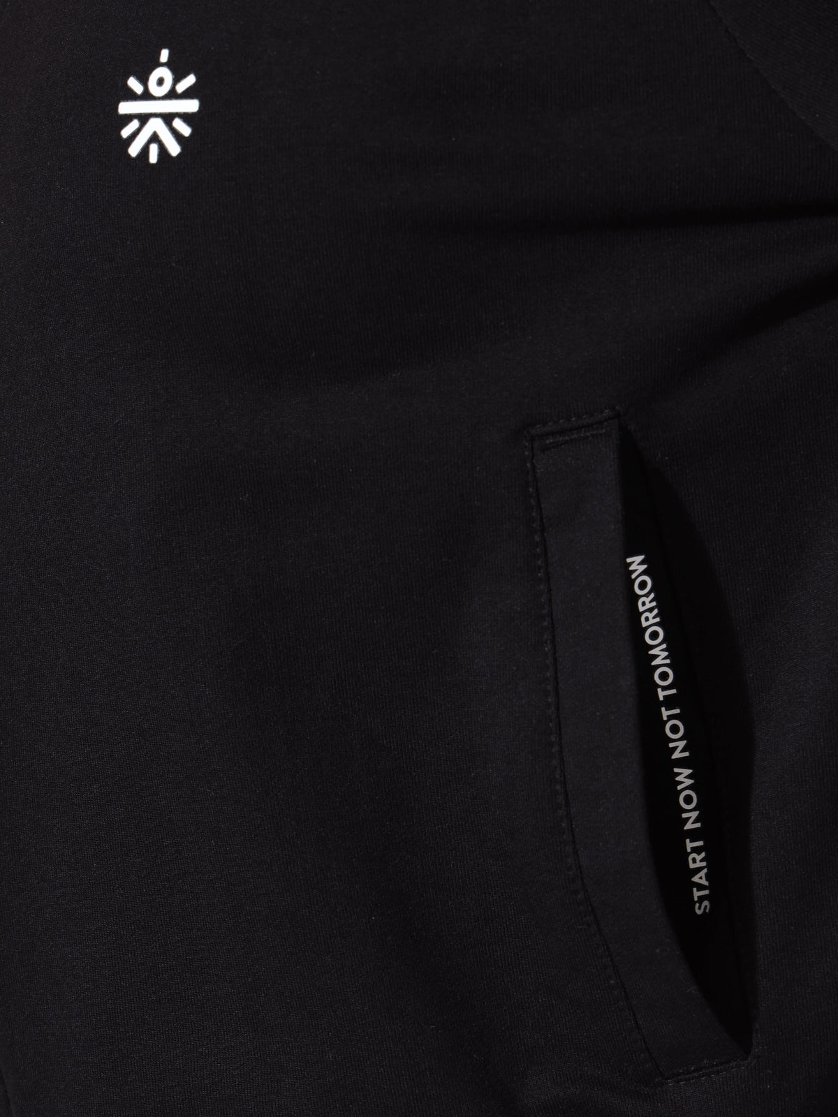 Layr Crop Lifestyle Sweatshirt