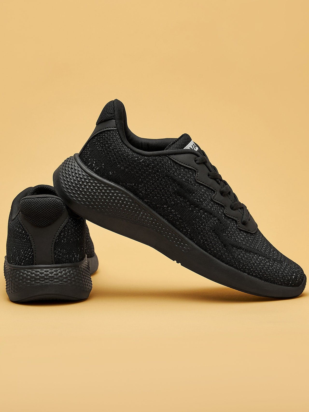 Avant Men's Classic Knitted Walking Shoes- Black