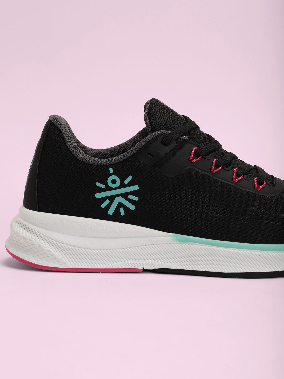 cult Thunderbird Women Running Shoes - Black